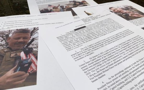 在1月6日的骚乱中被定罪后继续逃跑的骄傲男孩成员被判入狱10年
